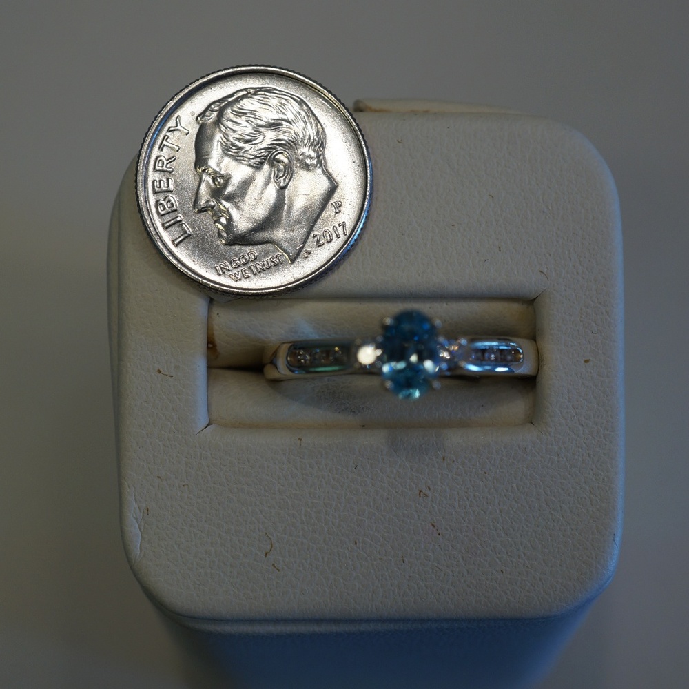14KY Gold Genuine Aquamarine & Diamond Ring - Picture 5 of 8